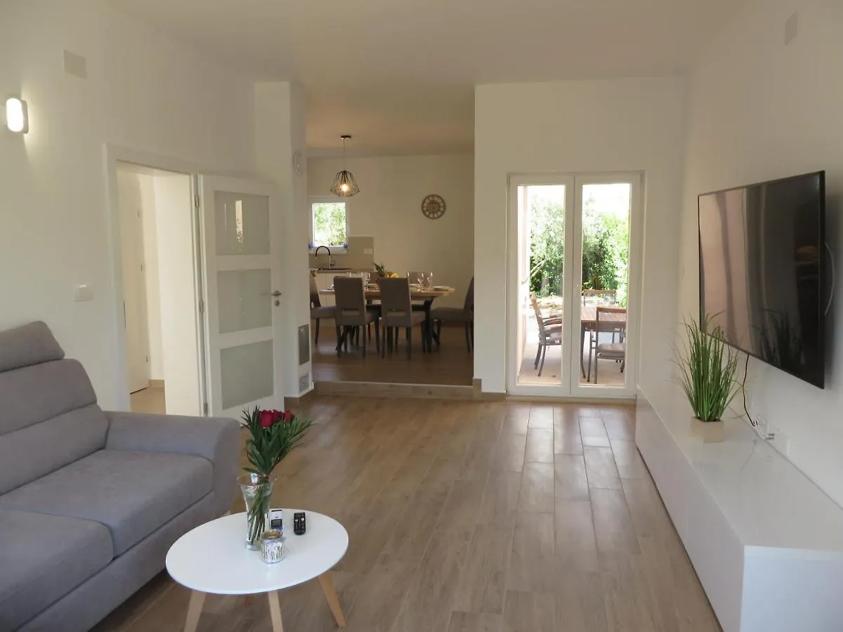 M&L Holliday Home Biograd Na Moru Holiday home