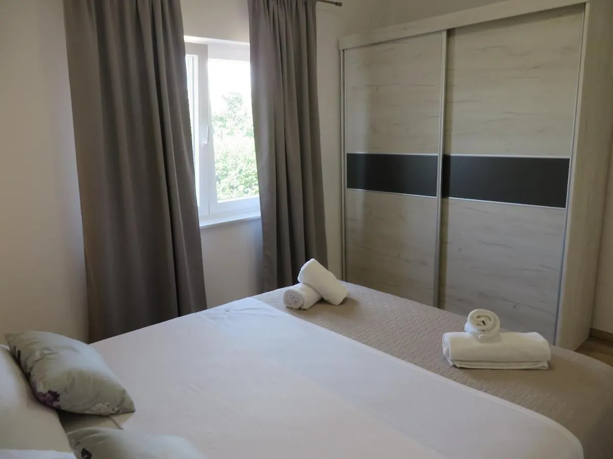 M&L Holliday Home Biograd Na Moru Croatia
