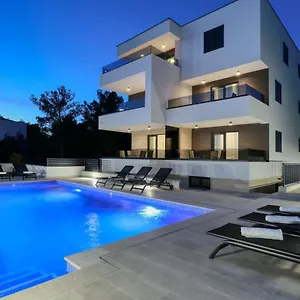 Apartament Ankora 1 With Heated Pool, Biograd Na Moru